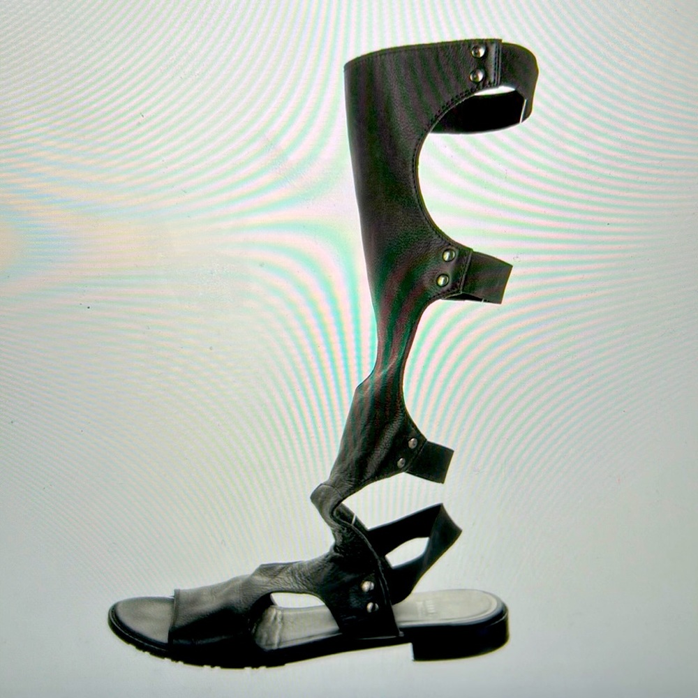 Stuart Weitzman Leather Gladiator Sandals Size 9.5